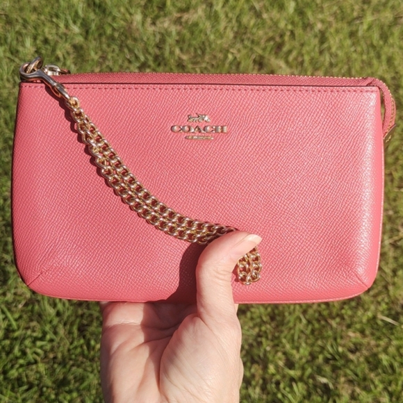 COACH Coral/Salmon Large Wristlet Clutch With Gold Chain Strap EUC - Picture 16 of 16